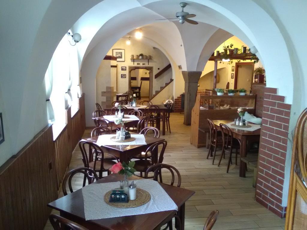 Penzion A Restaurace Modra Ruze طابور المظهر الخارجي الصورة