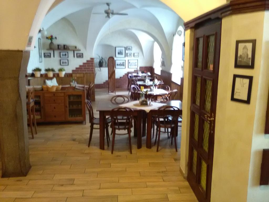 Penzion A Restaurace Modra Ruze طابور المظهر الخارجي الصورة