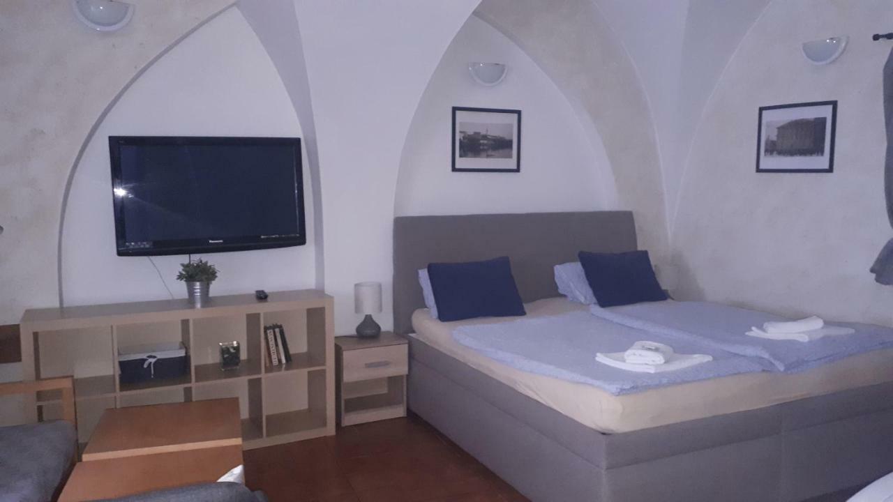 Penzion A Restaurace Modra Ruze طابور المظهر الخارجي الصورة